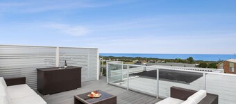 Sea Panorama on The Parade with pool
