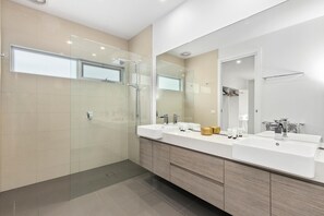 Shower, towels