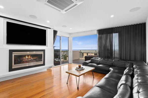 TV, fireplace, offices