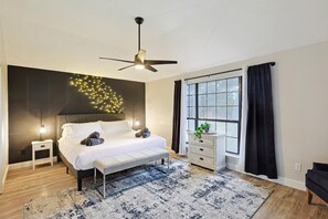 4 habitaciones, tabla de planchar con plancha, cuna de viaje y wifi 