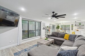 TV, fireplace, offices