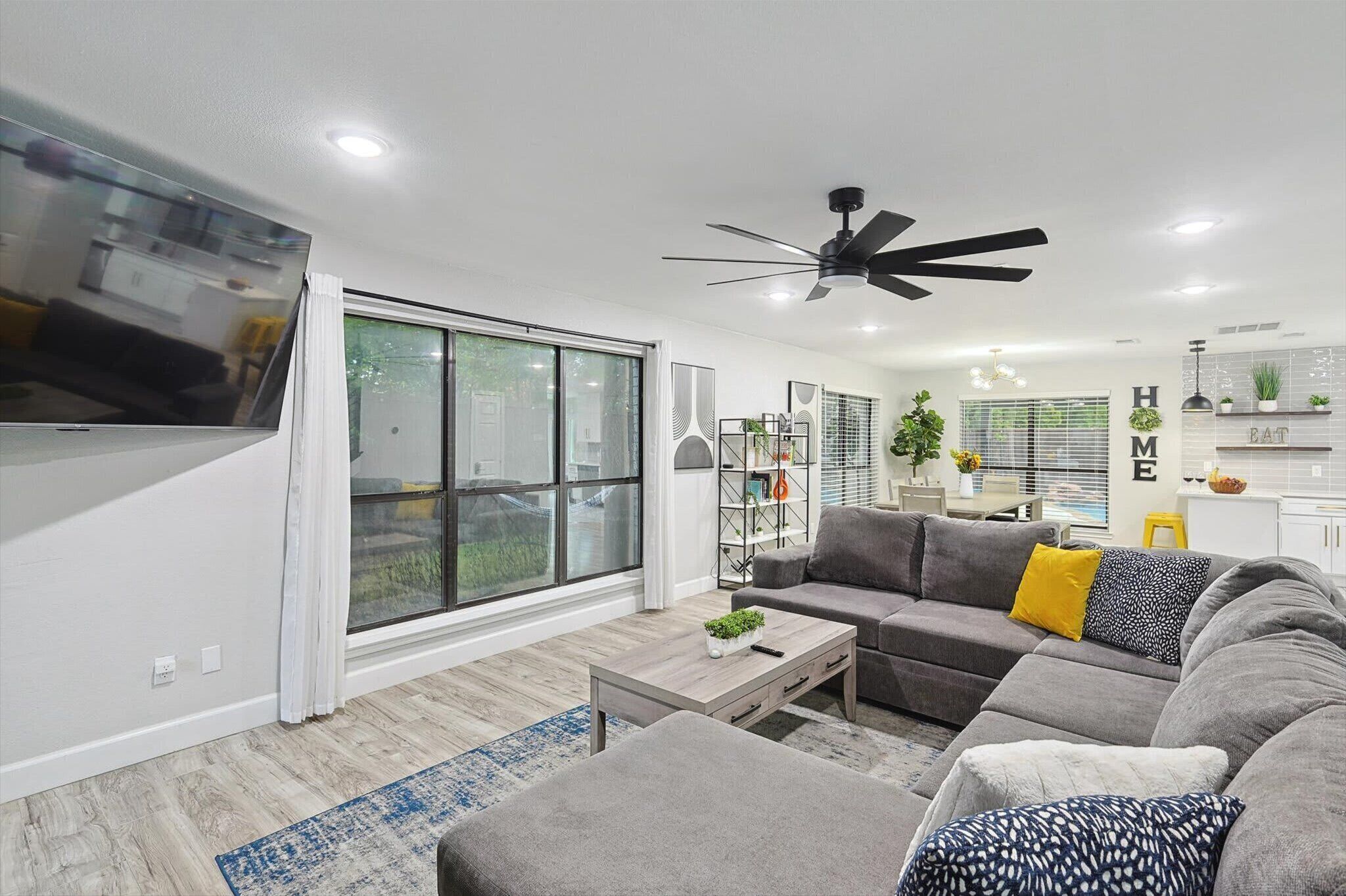 TV, fireplace, offices