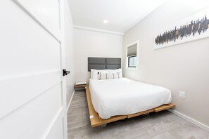 Economy Apartment, Kitchen, Mountain View
