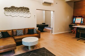 Game room - Stardust Big Bend Container Home (Terlingua)