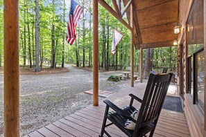 Terrace/patio - Luxury Cabin Near Lake - Sauna, Cold Plunge, Hot Tub, Fire Pit, & Games (Broken Bow)