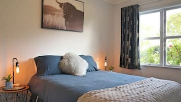 3 habitaciones, tabla de planchar con plancha, wifi y ropa de cama