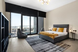 Desk, iron/ironing board, WiFi, bed sheets