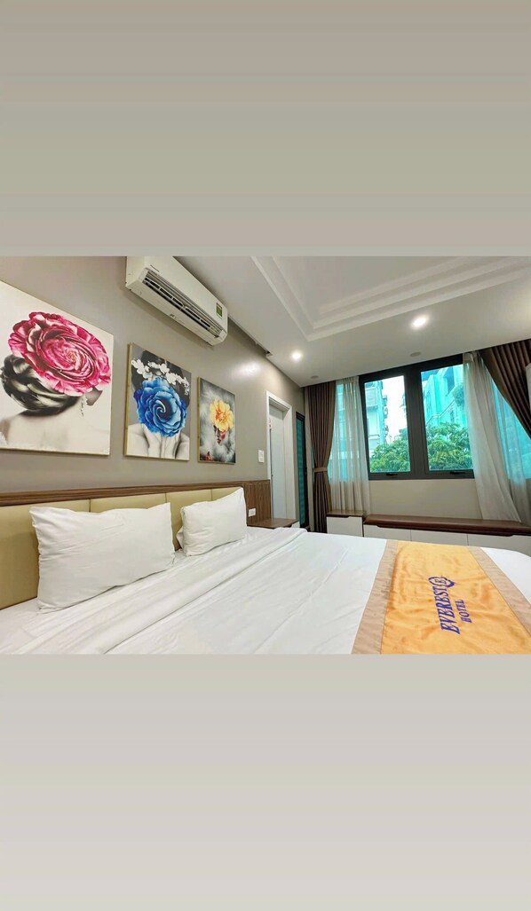 Deluxe Double or Twin Room, City View | Free minibar items, in-room safe, laptop workspace, blackout drapes - Everest Hotel (Hanoi)