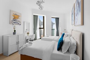 2 bedrooms, desk, WiFi, bed sheets