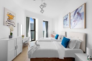 2 bedrooms, desk, WiFi, bed sheets