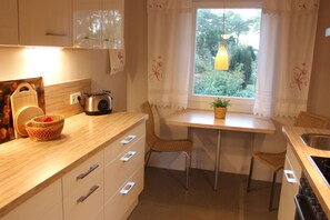 Kühlschrank, Ofen, Herdplatte, Geschirrspüler