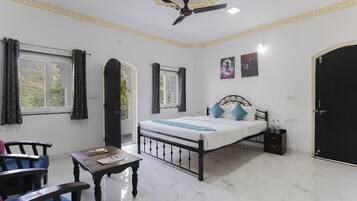 Luxury Room, Multiple Bedrooms, Balcony, Mountain View | Laptop workspace, blackout curtains, soundproofing, iron/ironing board