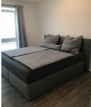 3 Schlafzimmer, Bügeleisen/Bügelbrett