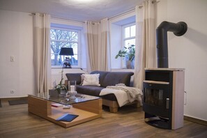 Smart TV, fireplace, video games