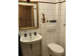 Dusche, Haartrockner, Bidet