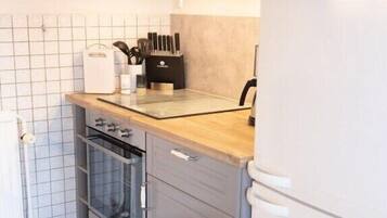 Kühlschrank, Ofen, Herdplatte, Geschirrspüler