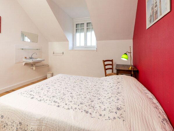 5 bedrooms, WiFi