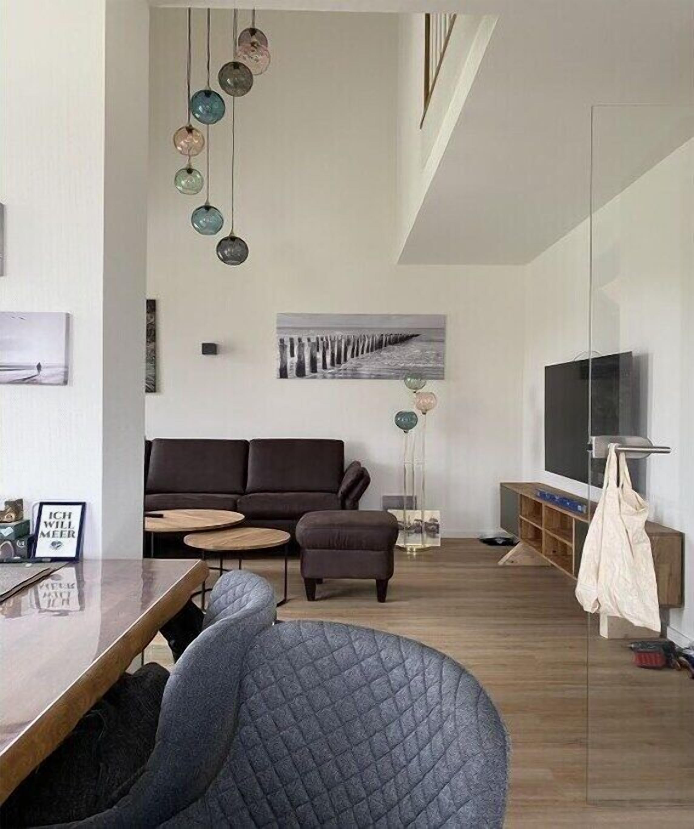 Smart-tv och eldstad