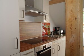 Kühlschrank, Ofen, Herdplatte, Geschirrspüler
