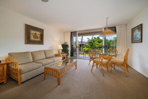 Living area - Kaanapali Maui Eldorado Garden View Studio (Lahaina)