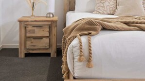 5 bedrooms, desk, iron/ironing board, travel crib - Frangipani Beach House (Kingscliff)