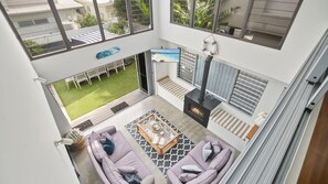 Smart TV - Frangipani Beach House (Kingscliff)