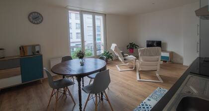 Bright apartment near the station