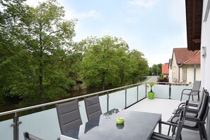 Outdoor dining - Lovely apartment in Himmelkron (Himmelkron)