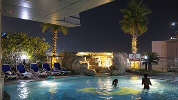 Indoor pool, outdoor pool