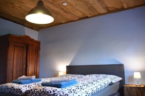 6 Schlafzimmer