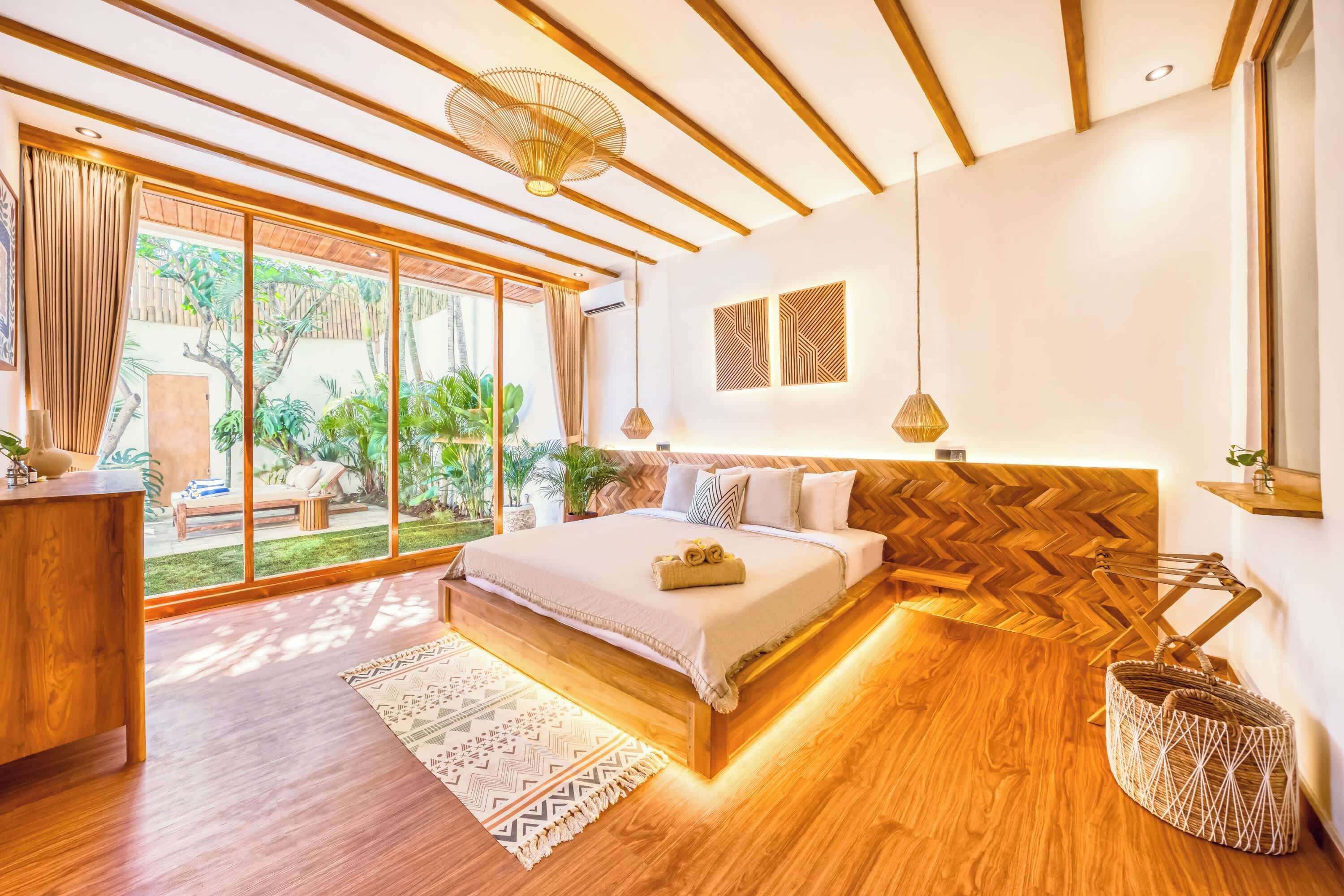 6 slaapkamers, een bureau, een strijkplank/strijkijzer, wifi