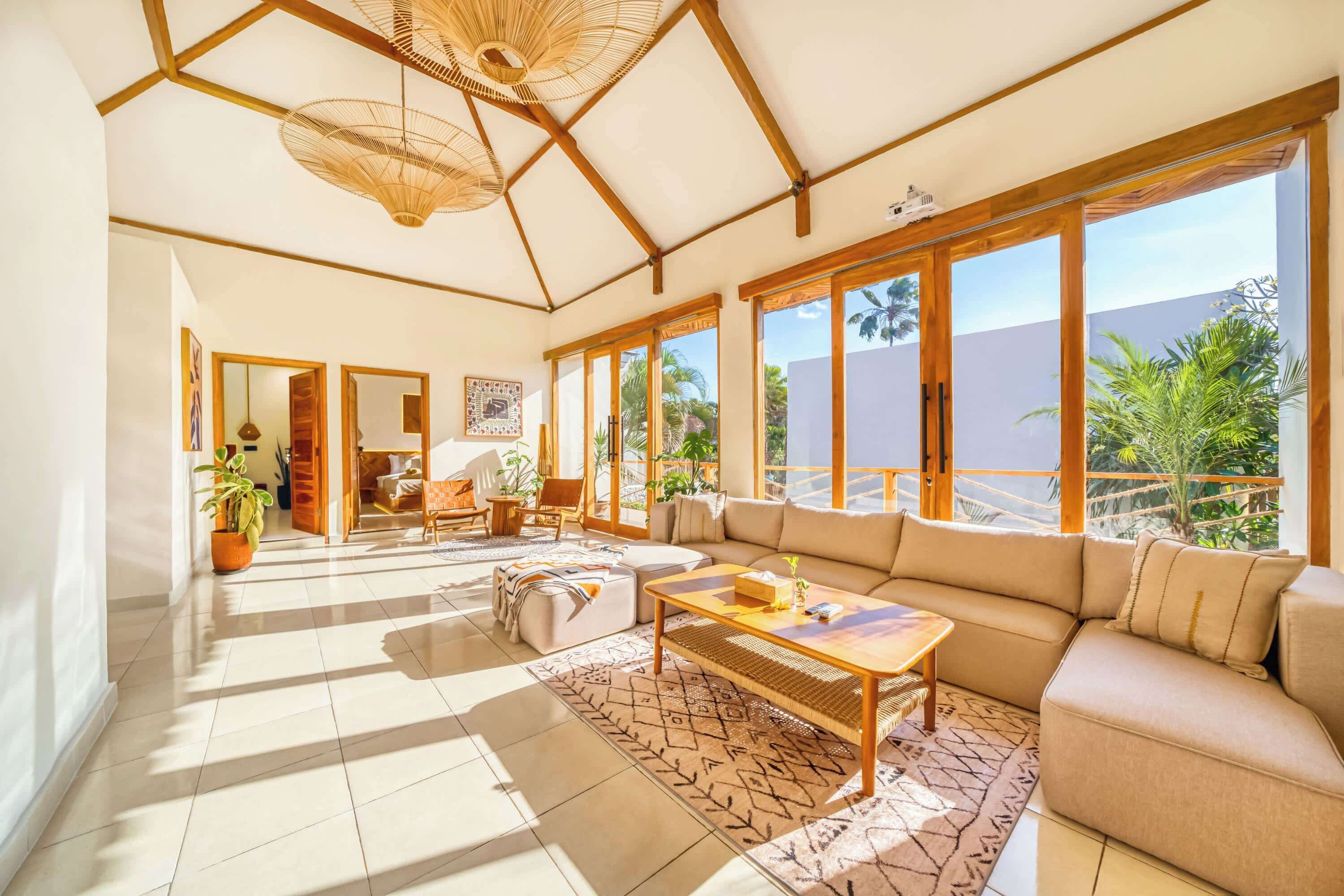 Een televisie en een kantoor