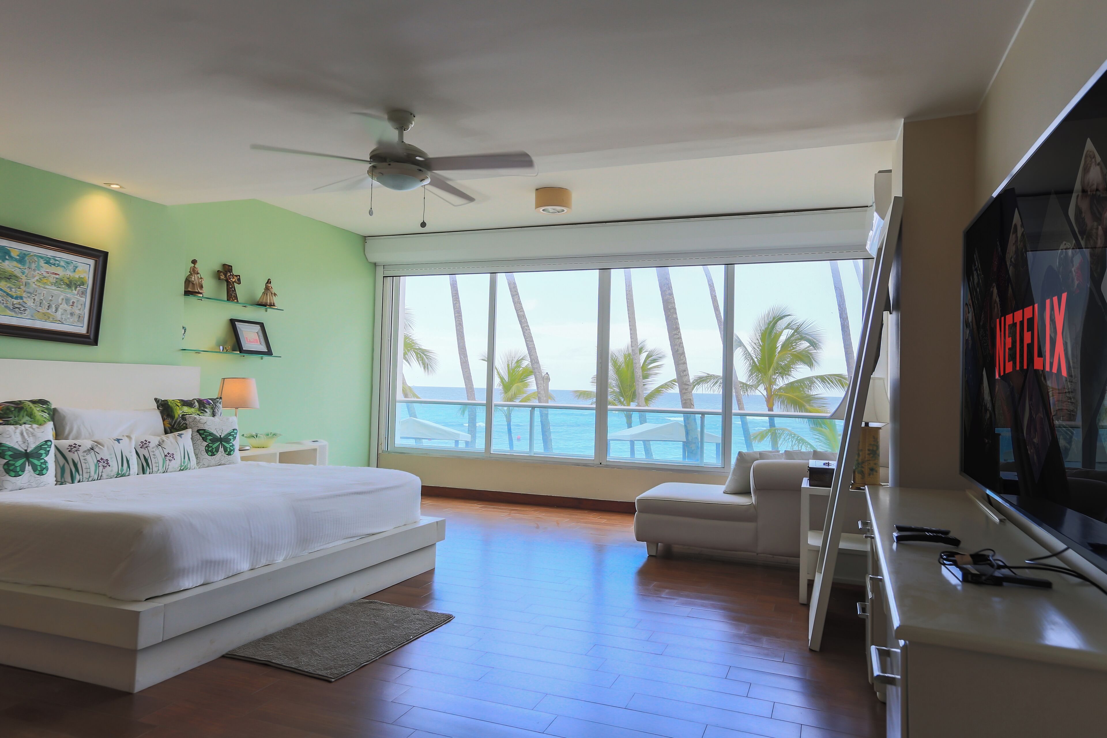 3 bedrooms, desk, free WiFi, bed sheets