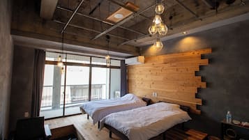Habitación con 2 camas individuales, para no fumadores, baño compartido | Decoración personalizada, muebles diferentes y wifi gratis