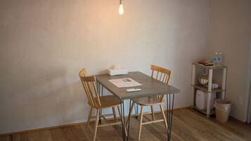 Superior Twin Room, Non Smoking, Shared Bathroom | WiFi (free), individually decorated, individually furnished