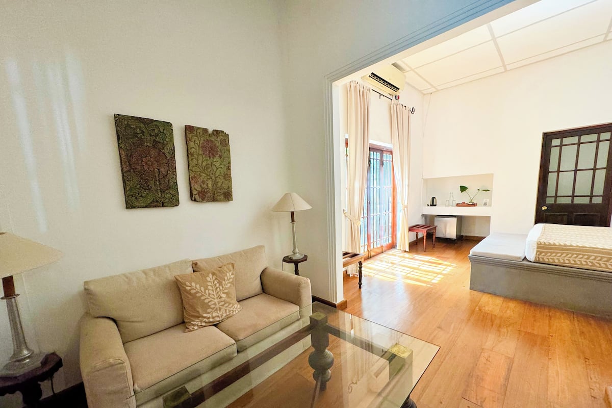 Suite Premier | 1 habitación, caja de seguridad en la habitación y escritorio