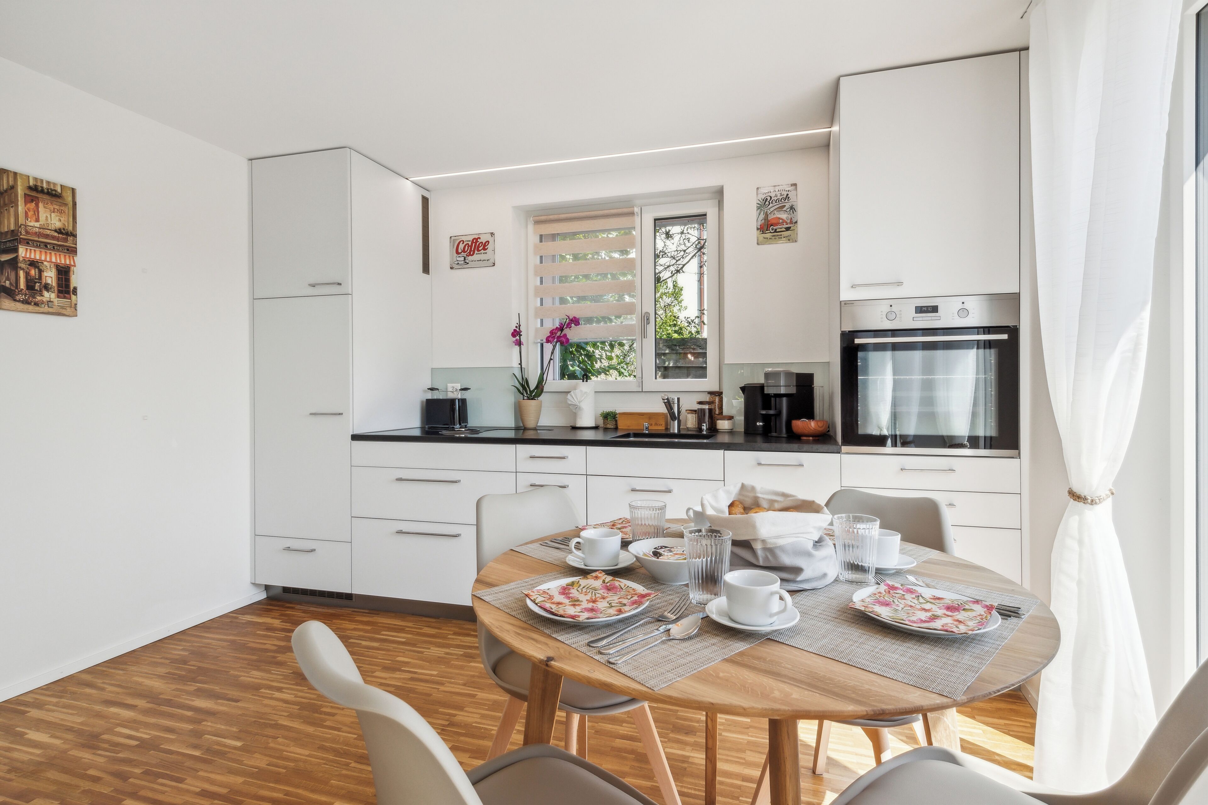 Kühlschrank, Ofen, Herdplatte, Geschirrspüler