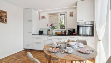 Kühlschrank, Ofen, Herdplatte, Geschirrspüler
