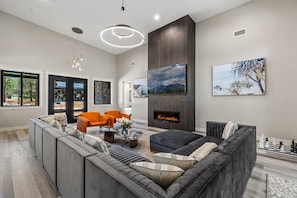 Smart TV, chimenea