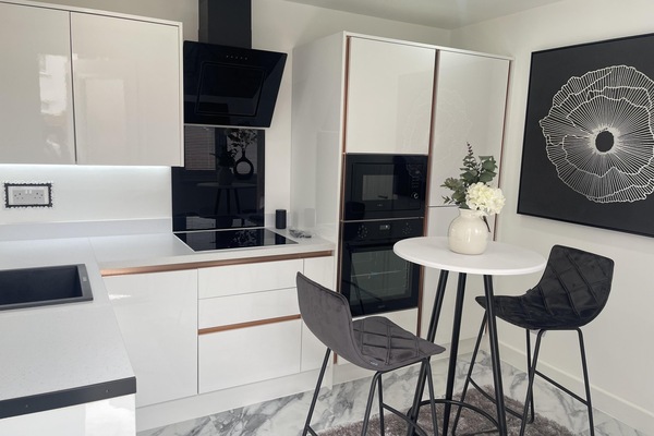 Apartment | Private kitchen | Fridge, microwave, oven, stovetop
