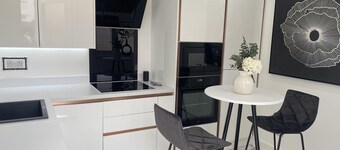 Modern-luxury 1bedroom-ensuitebathroom-garden-wifi