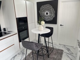 Apartment | Dining