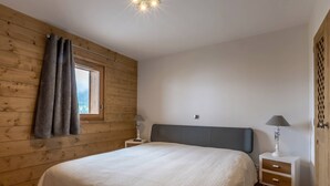 Room - 3-room apartment with parking, Wi-Fi, pets allowed, 50m from slopes in Valmorel (Valmorel)