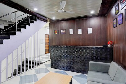 Hotel Downtown Noida Sector 15