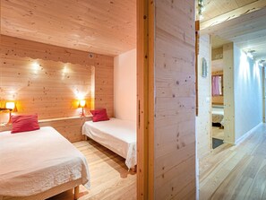 3 bedrooms, free WiFi - Spacious 3-bedroom apartment, 96m², near slopes and shops in Valmorel (Valmorel)