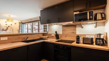 Réfrigérateur, micro-ondes, four, lave-vaisselle