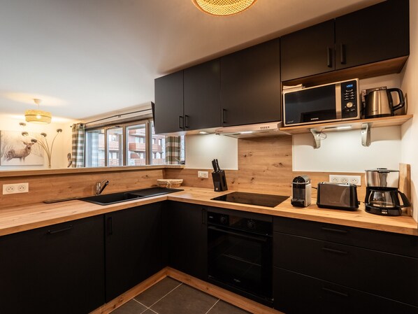 Fridge, microwave, oven, dishwasher