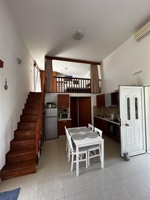 别墅 | 私人厨房 | 冰箱、微波炉、烤箱、炉灶