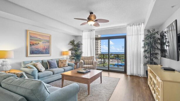 Living area - Coastal Hideaway: 3 Bdrm Oceanfront Condo 3rd Flr (North Myrtle Beach)