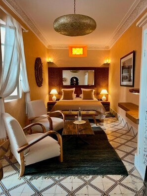 Superior Double Room, Private Bathroom | 9 bedrooms, soundproofing, free WiFi